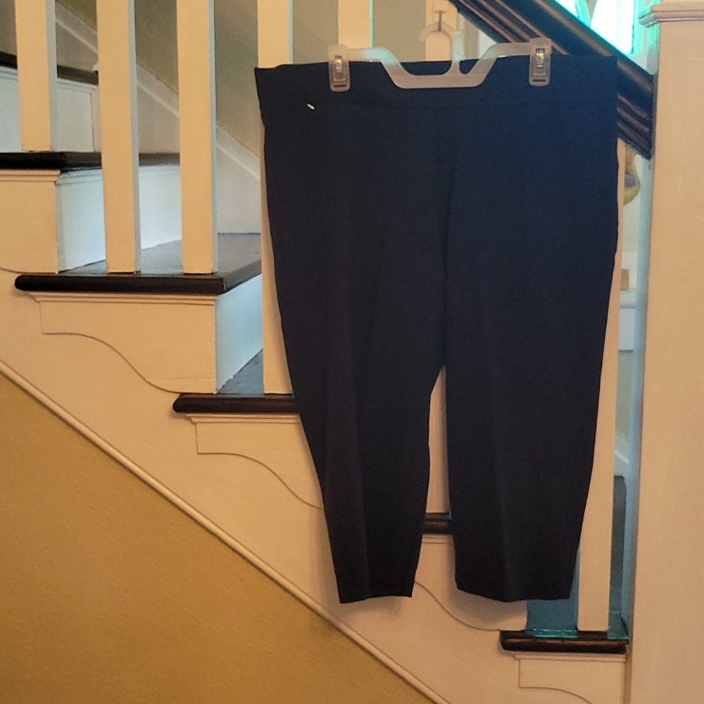 Lands End 20/22 navy capri pant